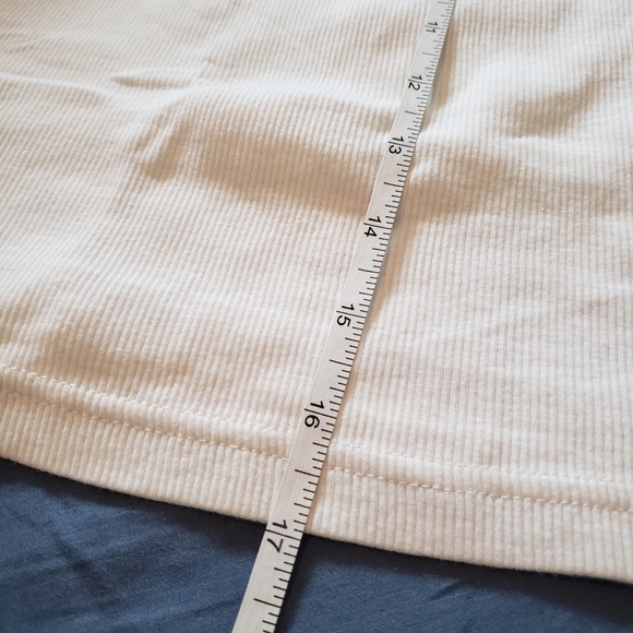 H&M Size M Cropped High Neck Tank with Black Bias - Picture 6 of 6